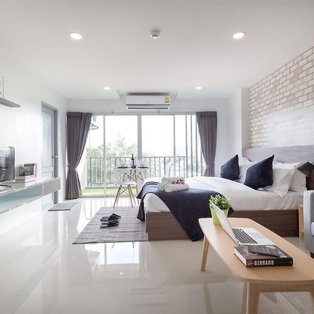 Q Space Residence Bangkok Esterno foto