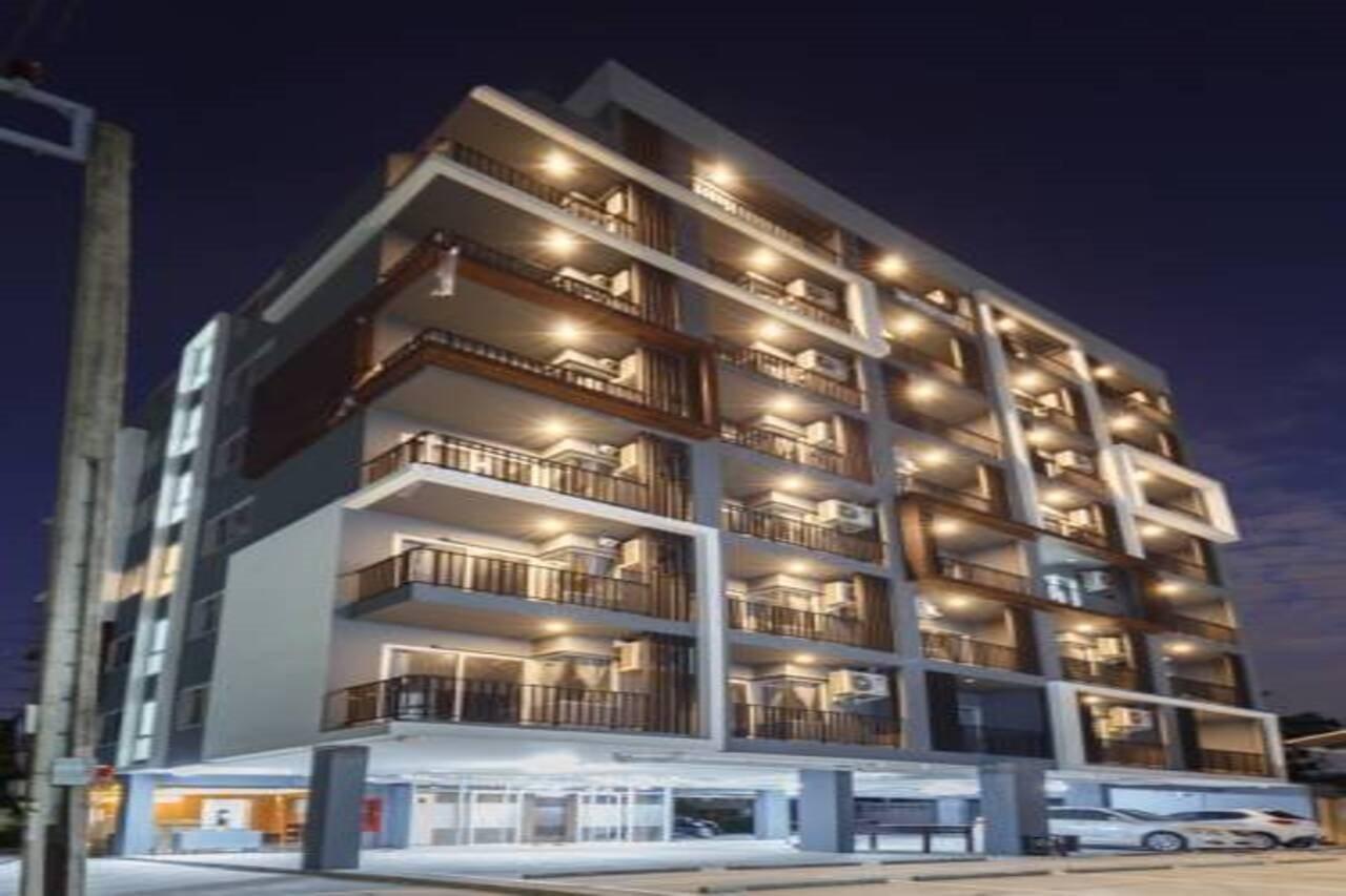 Q Space Residence Bangkok Esterno foto