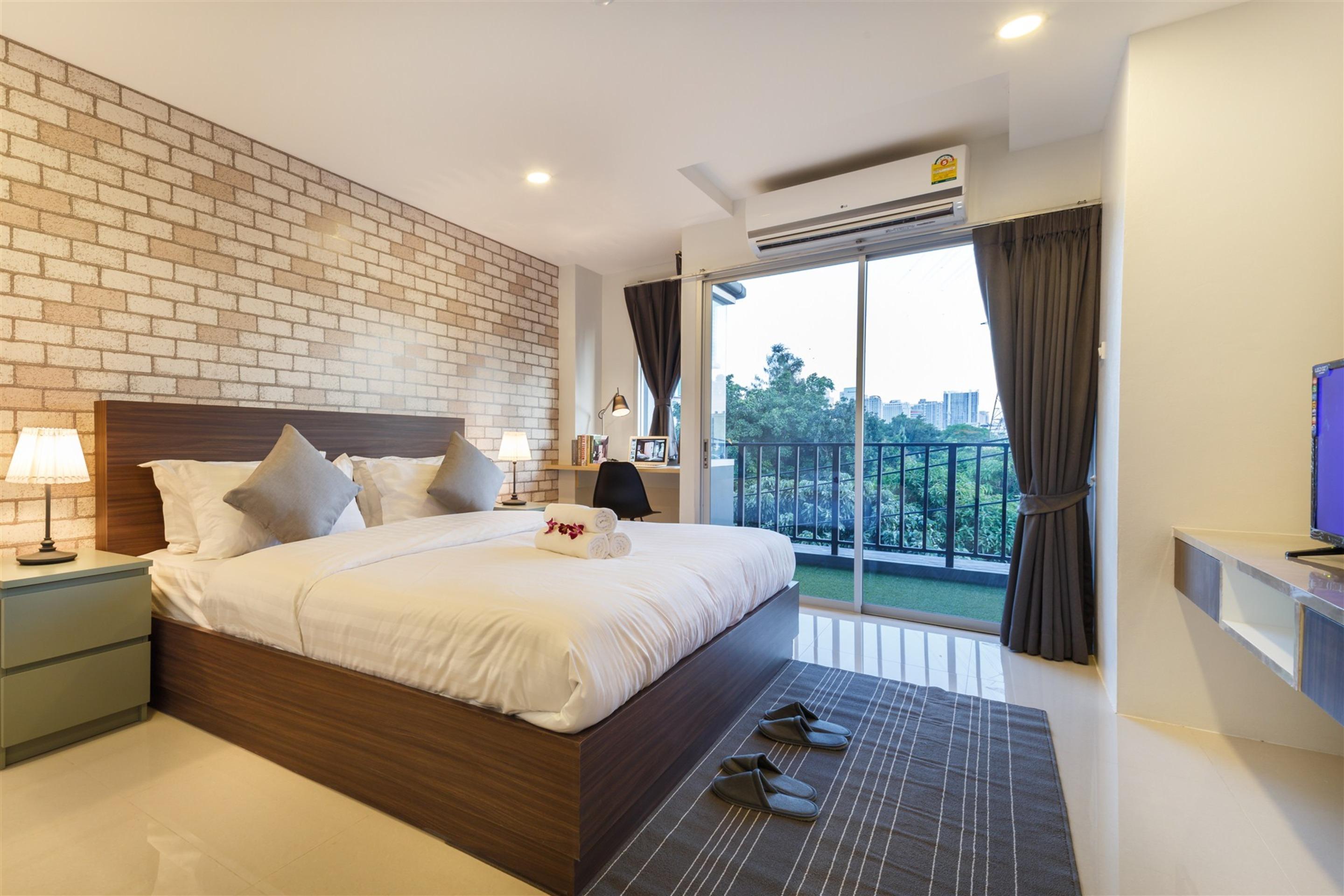 Q Space Residence Bangkok Esterno foto