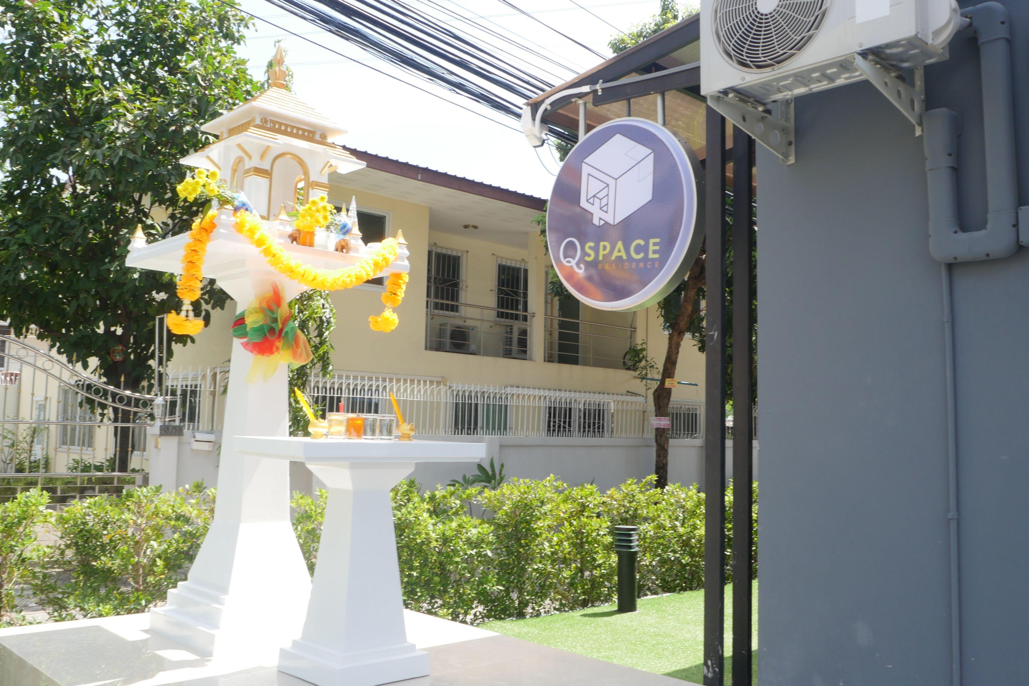 Q Space Residence Bangkok Esterno foto