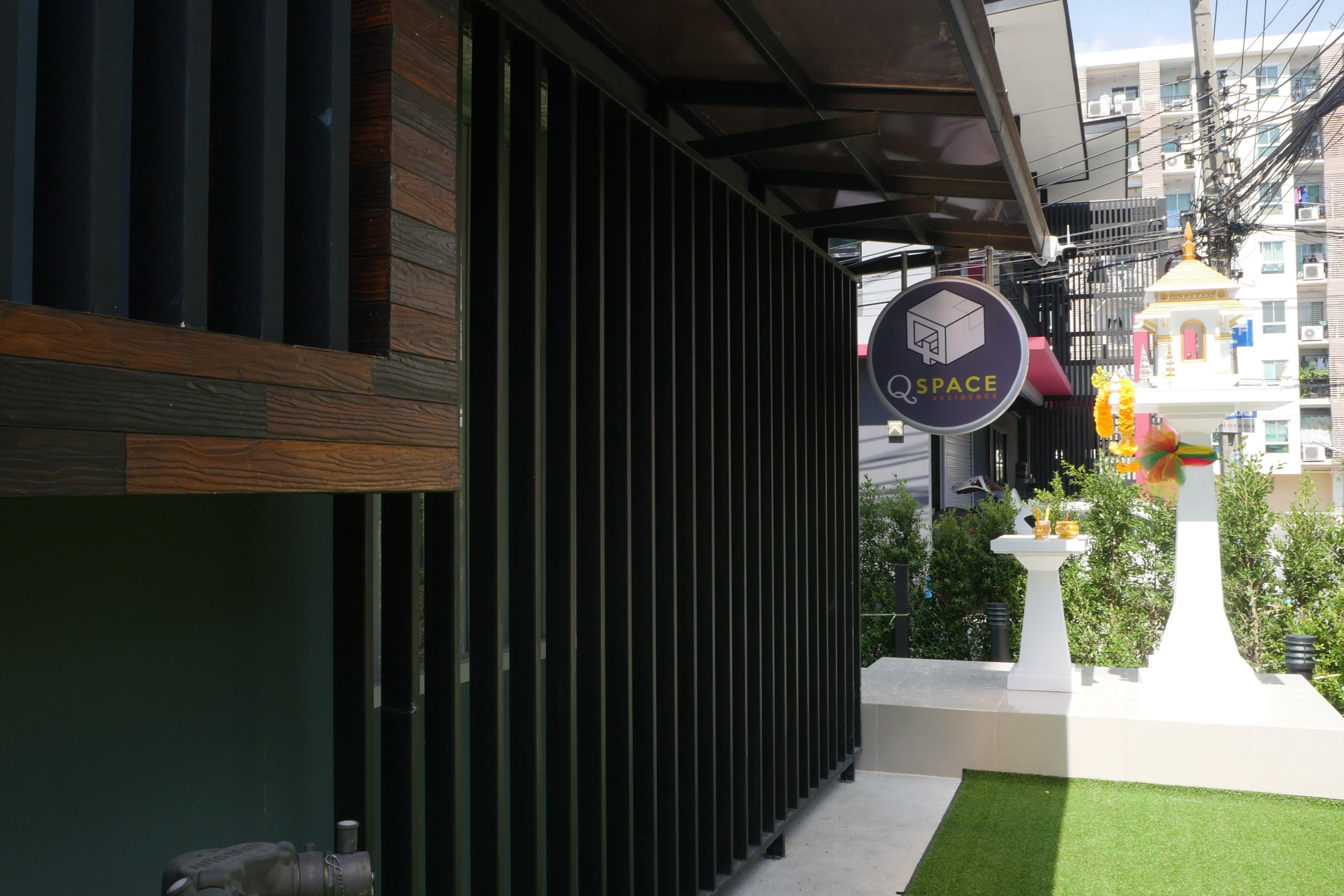 Q Space Residence Bangkok Esterno foto